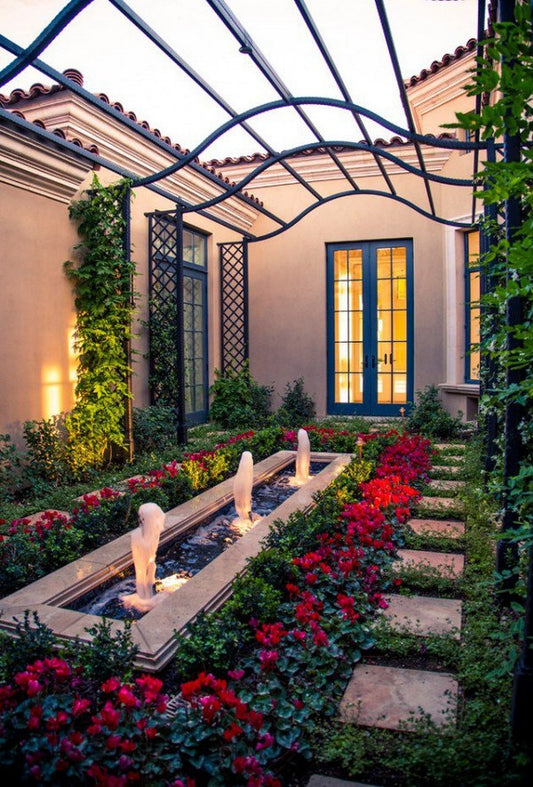 Garden Décor for Festive